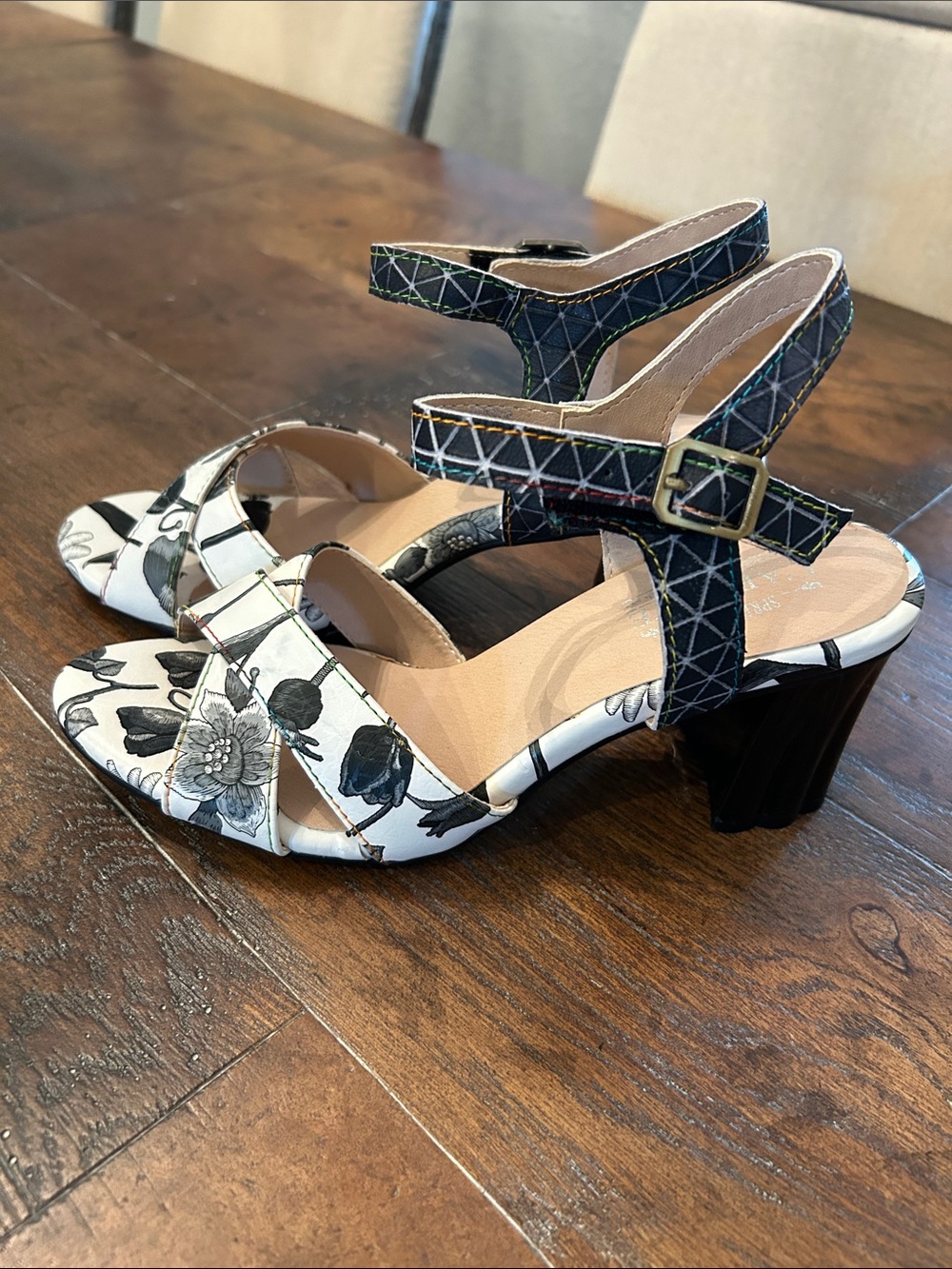 Spring Step L'Artiste Black/White Floral Leather Sandals EUR 39 US 8.5 Comfort